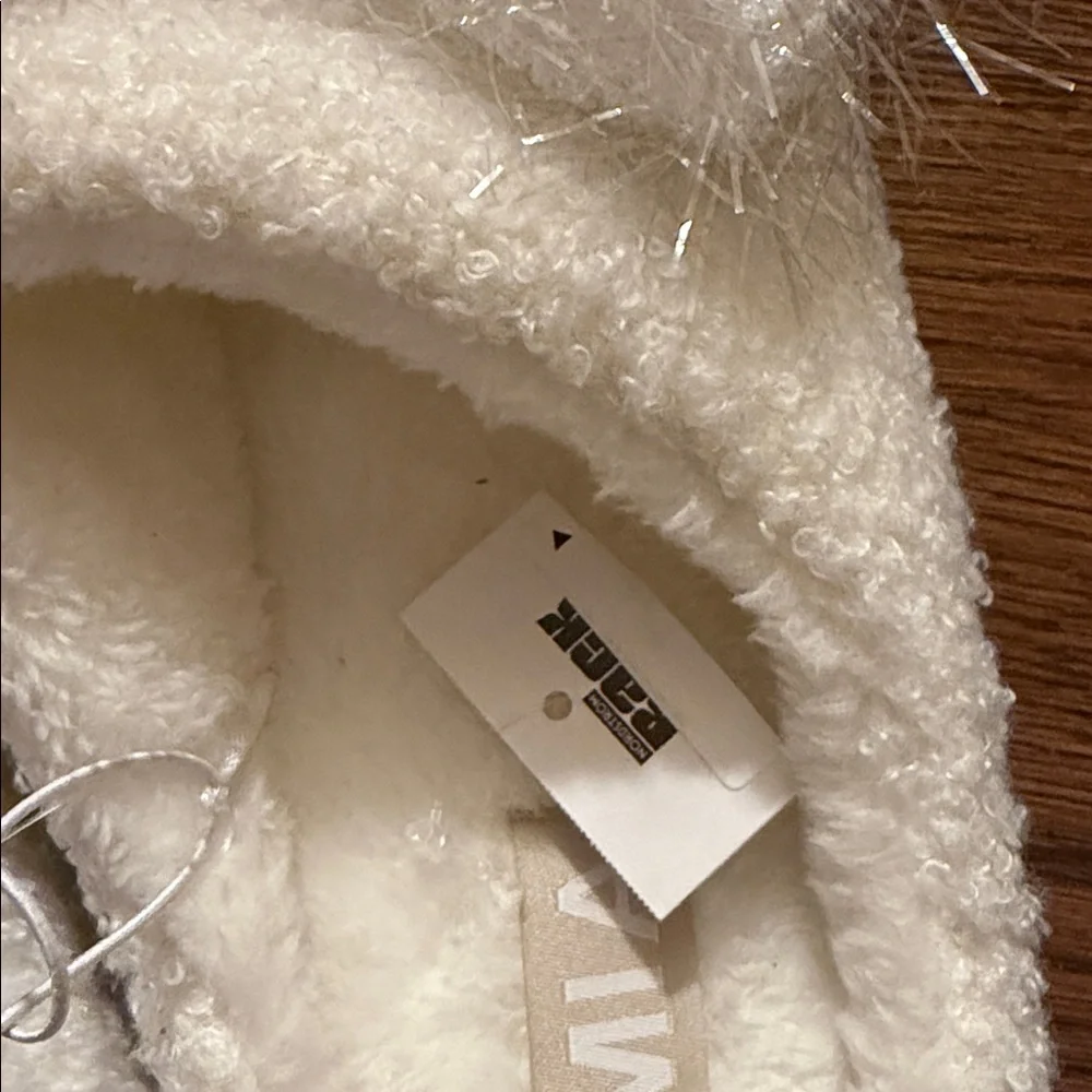 Slippers - Picture 2 of 2